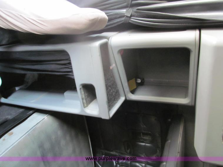 image for item E5967 1999 Freightliner Classic XL semi truck