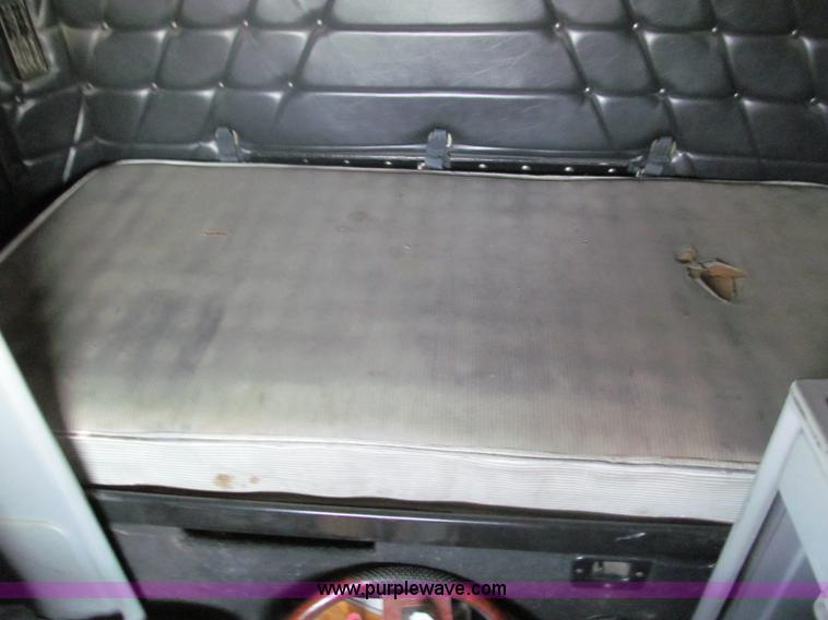 image for item E5967 1999 Freightliner Classic XL semi truck