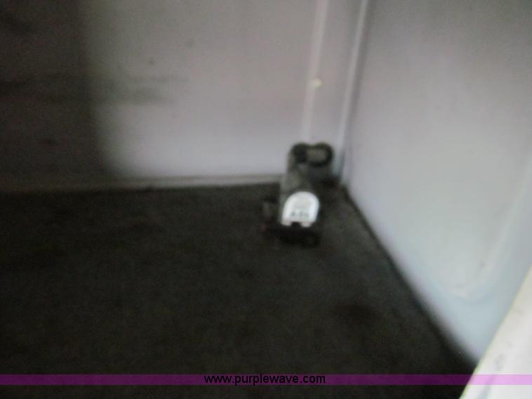 image for item E5967 1999 Freightliner Classic XL semi truck