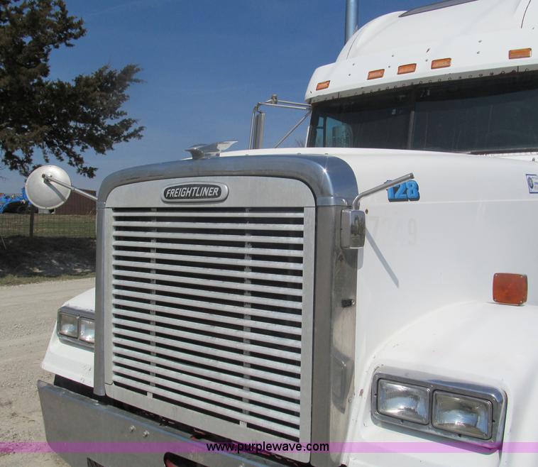 image for item E5967 1999 Freightliner Classic XL semi truck