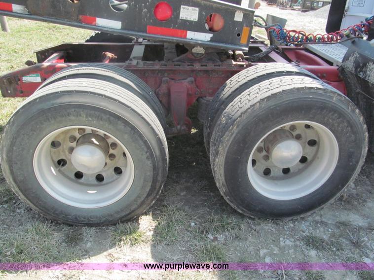 image for item E5967 1999 Freightliner Classic XL semi truck