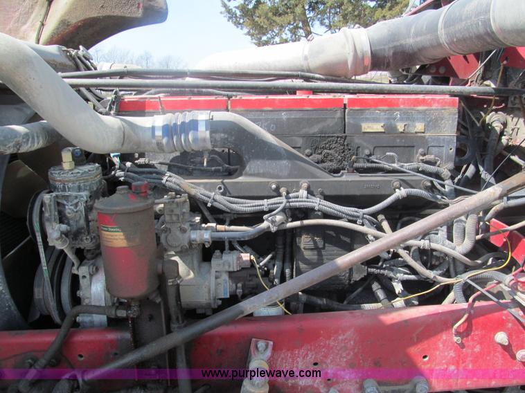 image for item E5967 1999 Freightliner Classic XL semi truck