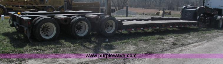 image for item E5968 1998 Fontaine 55 ton triple axel detach lowboy trailer
