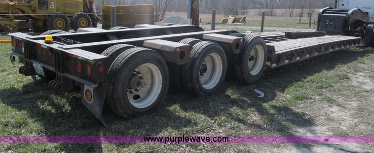 image for item E5968 1998 Fontaine 55 ton triple axel detach lowboy trailer