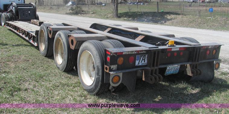 image for item E5968 1998 Fontaine 55 ton triple axel detach lowboy trailer