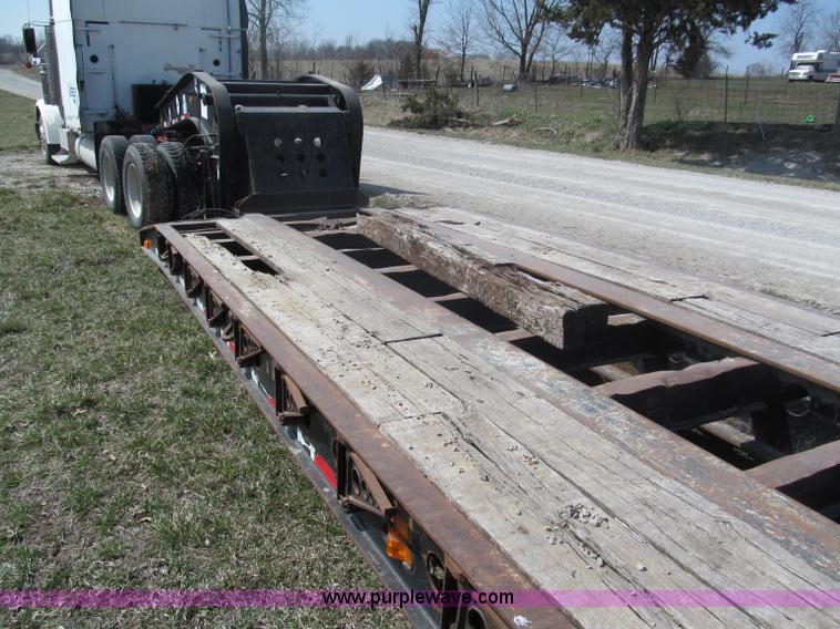 image for item E5968 1998 Fontaine 55 ton triple axel detach lowboy trailer