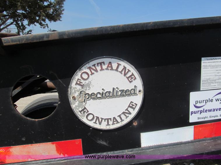 image for item E5968 1998 Fontaine 55 ton triple axel detach lowboy trailer