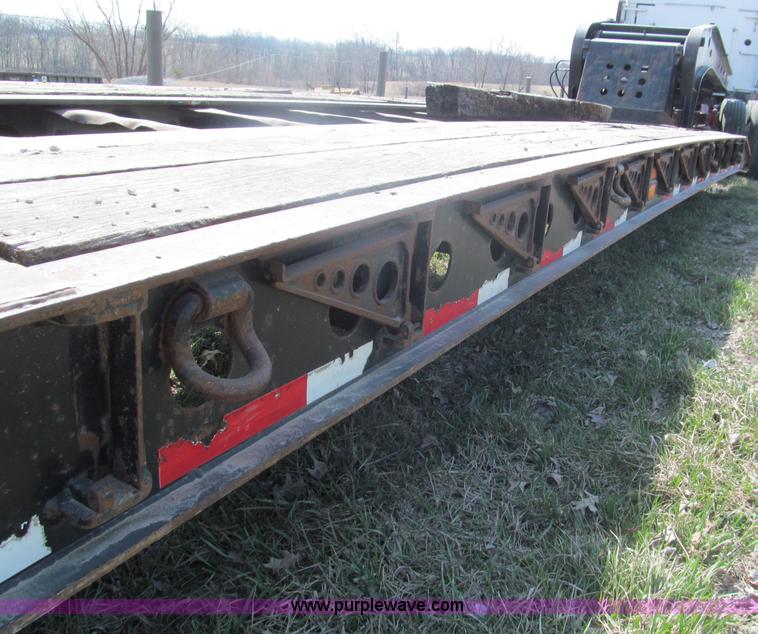 image for item E5968 1998 Fontaine 55 ton triple axel detach lowboy trailer
