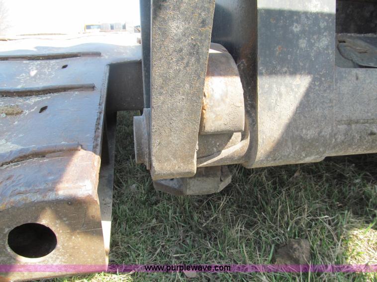 image for item E5968 1998 Fontaine 55 ton triple axel detach lowboy trailer