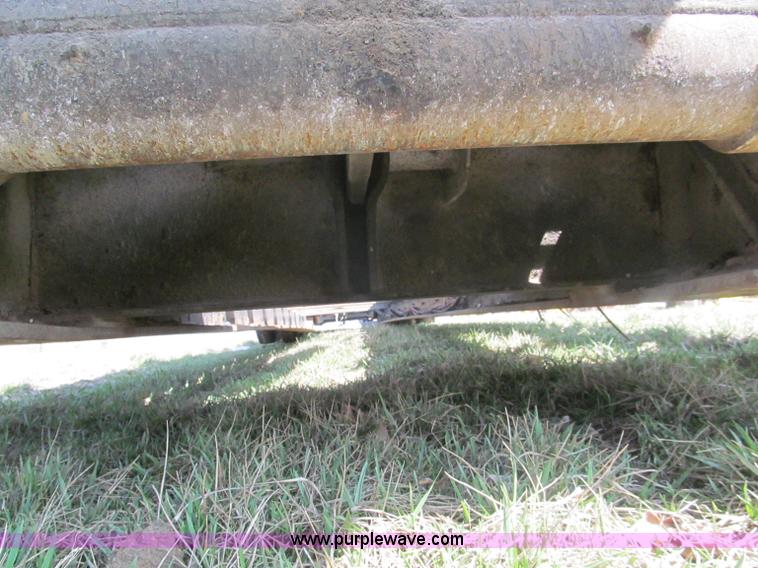 image for item E5968 1998 Fontaine 55 ton triple axel detach lowboy trailer