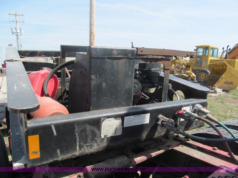 image for item E5968 1998 Fontaine 55 ton triple axel detach lowboy trailer