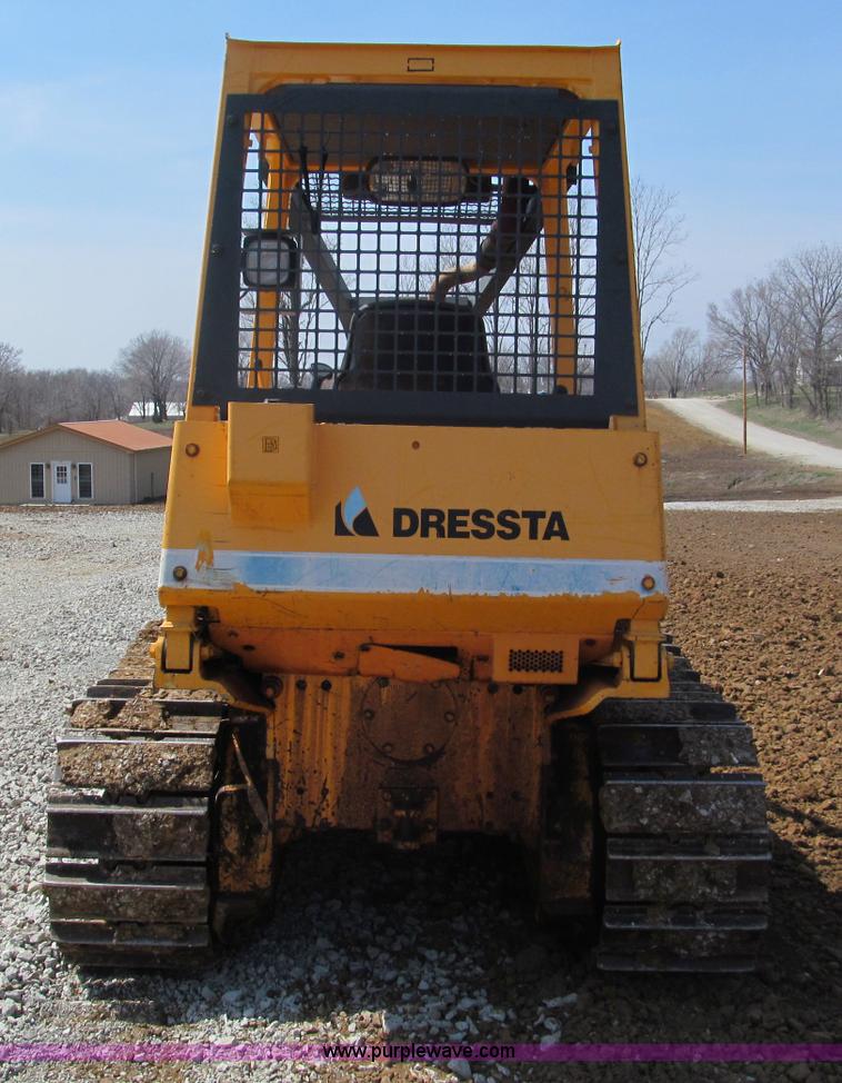 image for item E5969 Dressta TD-9M dozer
