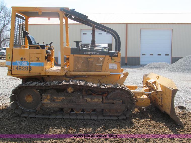 image for item E5969 Dressta TD-9M dozer