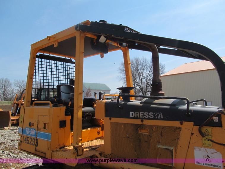 image for item E5969 Dressta TD-9M dozer