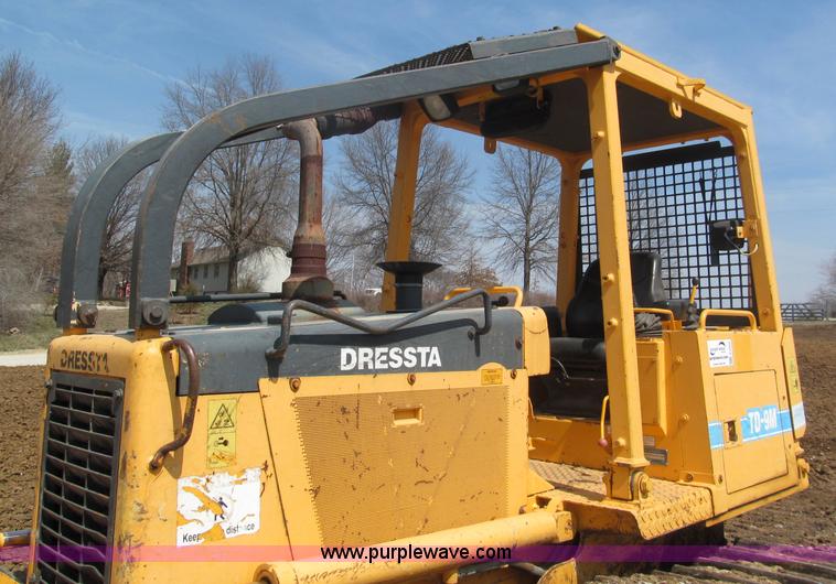 image for item E5969 Dressta TD-9M dozer