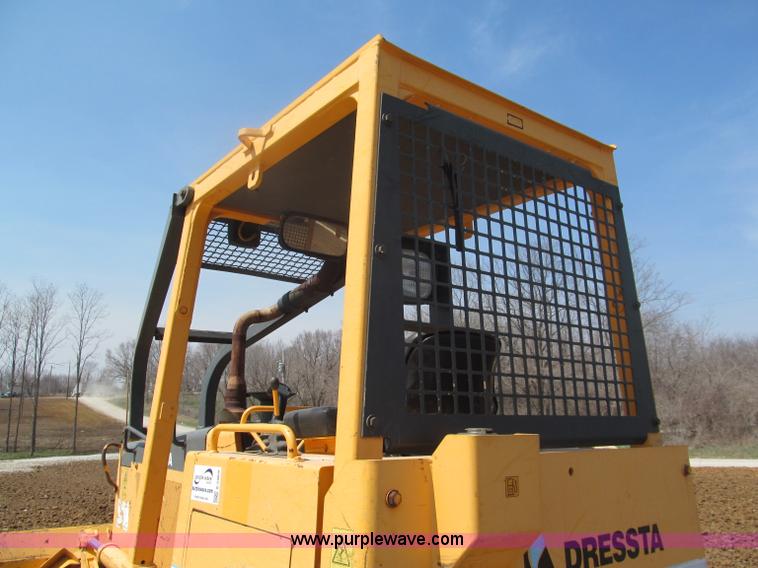 image for item E5969 Dressta TD-9M dozer
