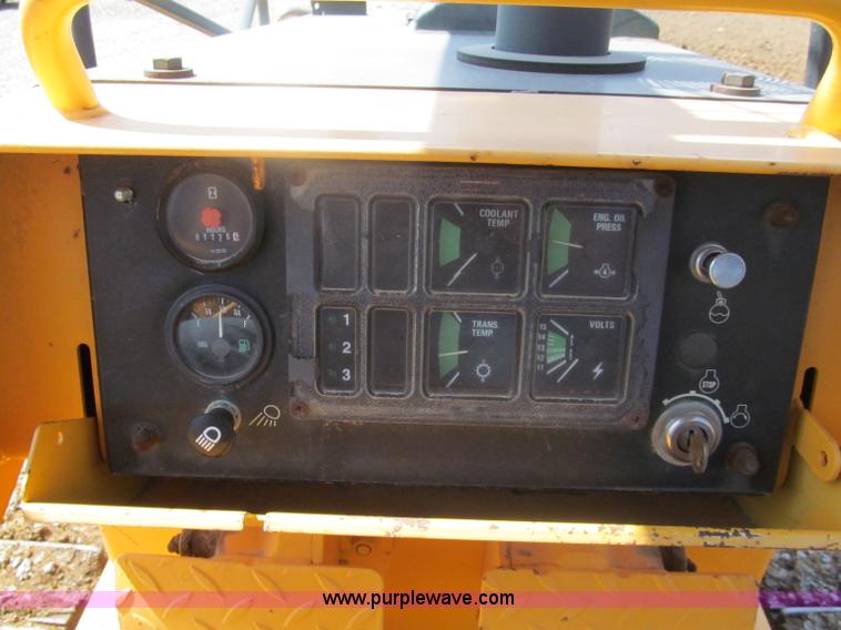 image for item E5969 Dressta TD-9M dozer