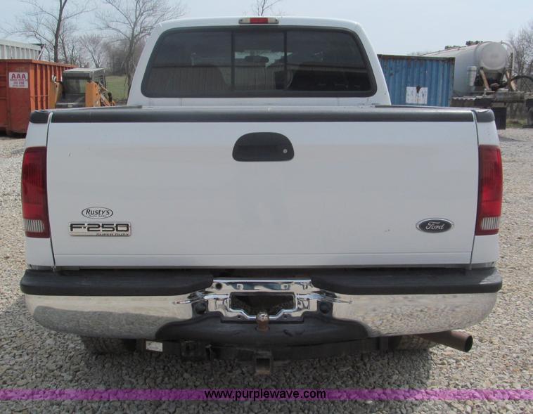 image for item E5972 2006 Ford F250 Super Duty XLT Crew Cab pickup truck