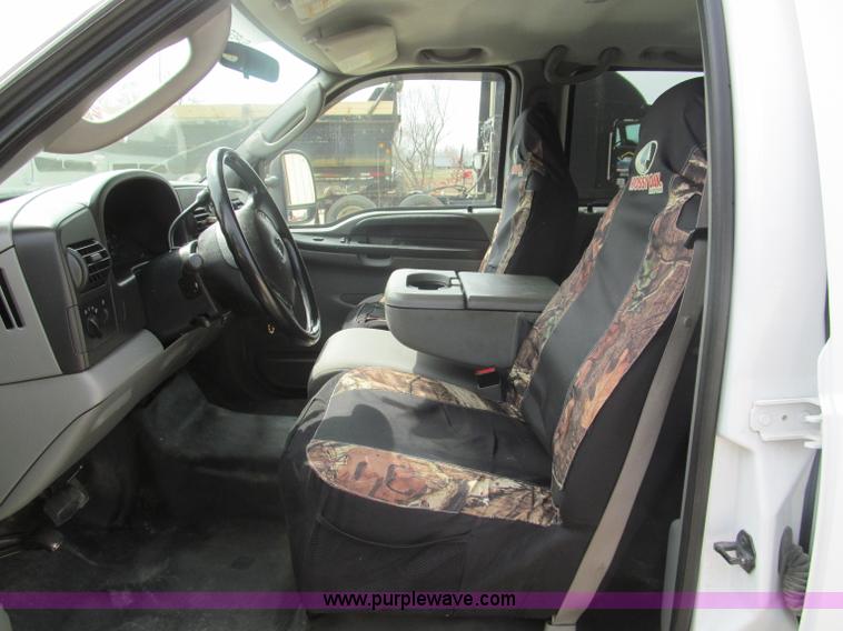 image for item E5972 2006 Ford F250 Super Duty XLT Crew Cab pickup truck