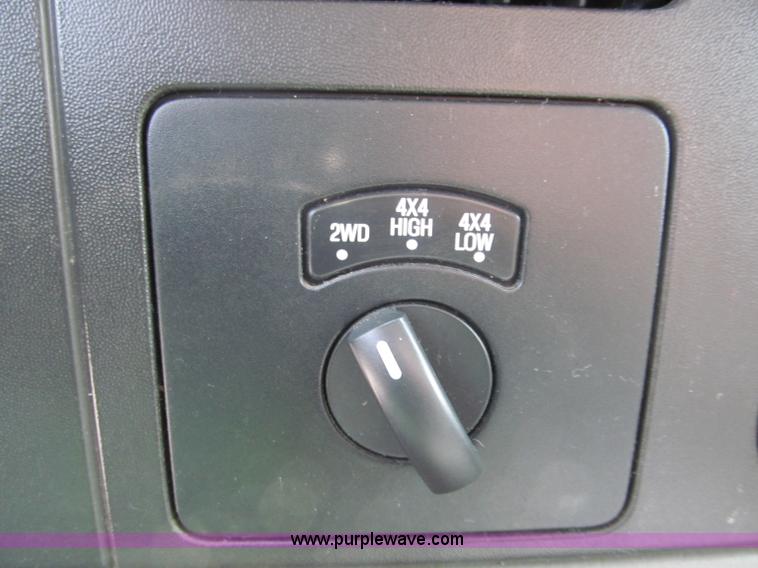 image for item E5972 2006 Ford F250 Super Duty XLT Crew Cab pickup truck