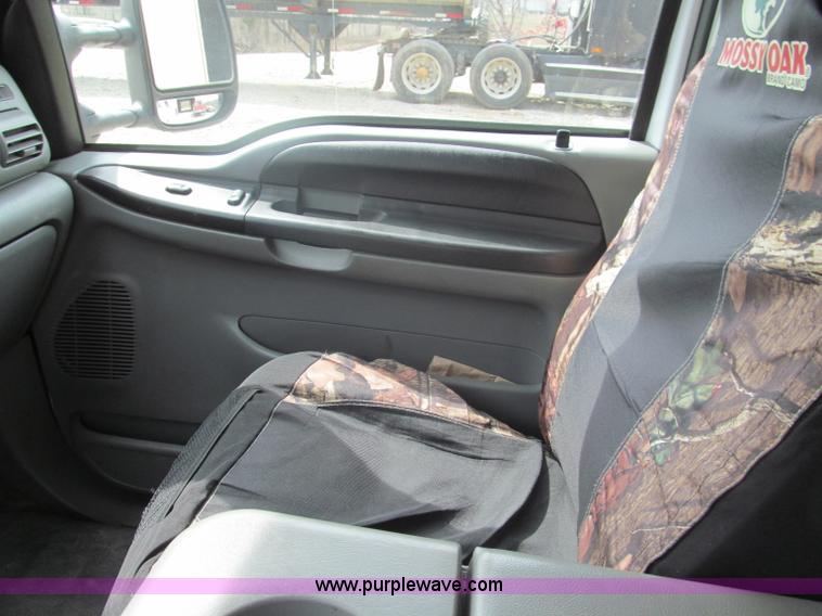 image for item E5972 2006 Ford F250 Super Duty XLT Crew Cab pickup truck