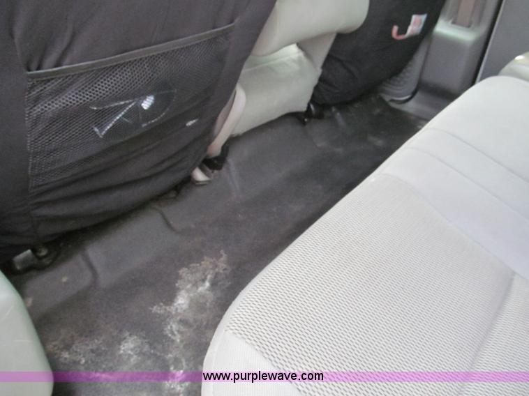 image for item E5972 2006 Ford F250 Super Duty XLT Crew Cab pickup truck