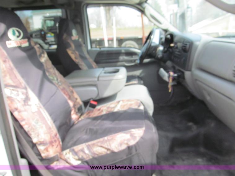 image for item E5972 2006 Ford F250 Super Duty XLT Crew Cab pickup truck