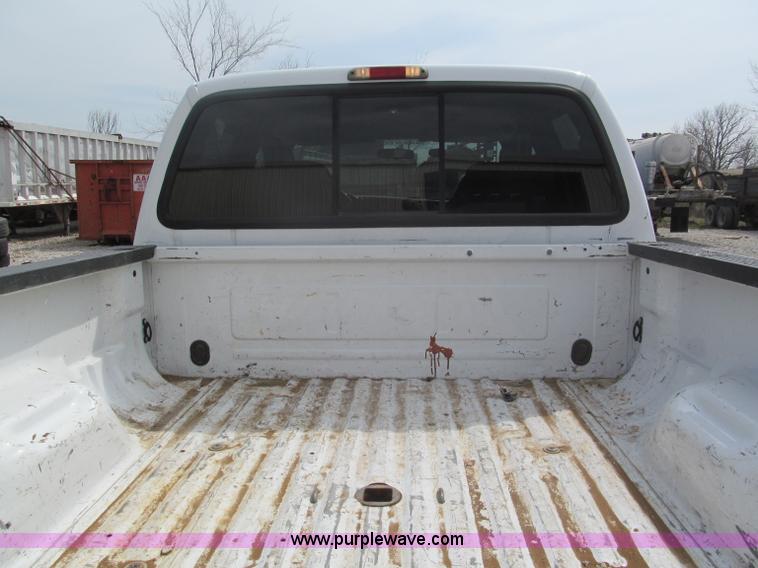 image for item E5972 2006 Ford F250 Super Duty XLT Crew Cab pickup truck
