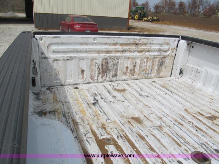 image for item E5972 2006 Ford F250 Super Duty XLT Crew Cab pickup truck