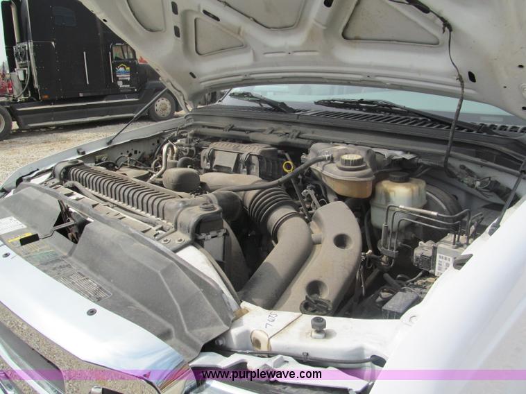 image for item E5972 2006 Ford F250 Super Duty XLT Crew Cab pickup truck