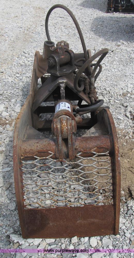 image for item E5978 Prentice P-33 grapple bucket