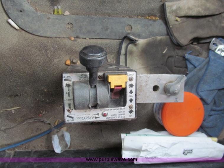 image for item E5979 1997 Mack CH613 semi truck