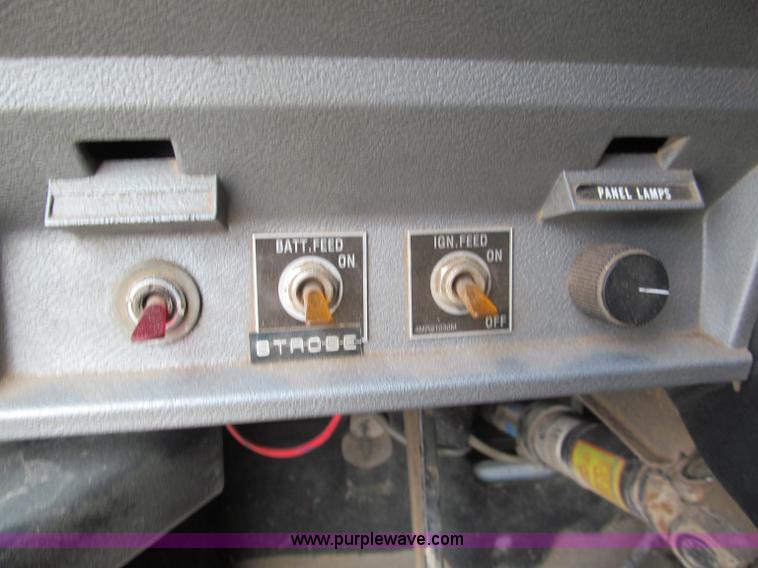 image for item E5979 1997 Mack CH613 semi truck