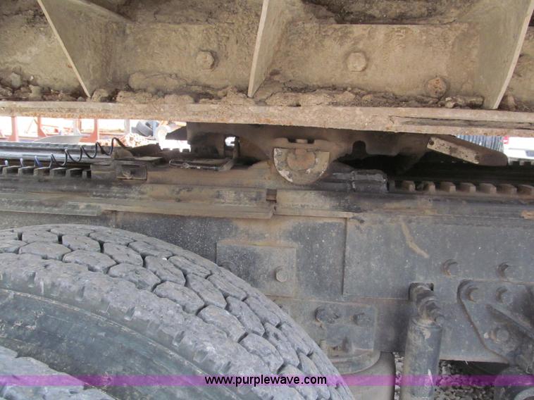 image for item E5979 1997 Mack CH613 semi truck