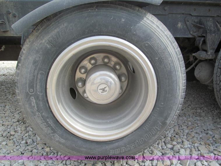 image for item E5979 1997 Mack CH613 semi truck