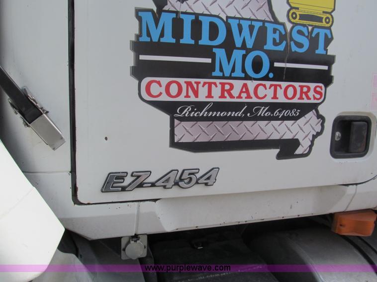 image for item E5979 1997 Mack CH613 semi truck