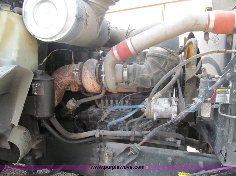 image for item E5979 1997 Mack CH613 semi truck