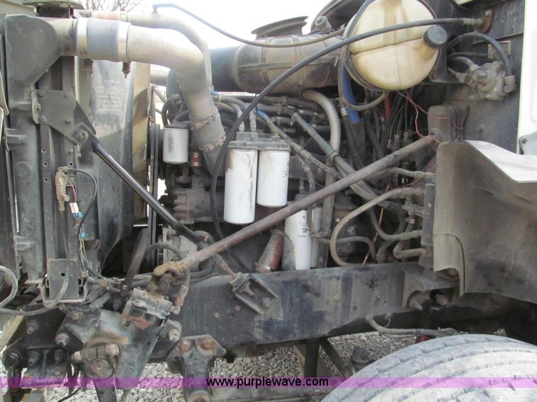 image for item E5979 1997 Mack CH613 semi truck