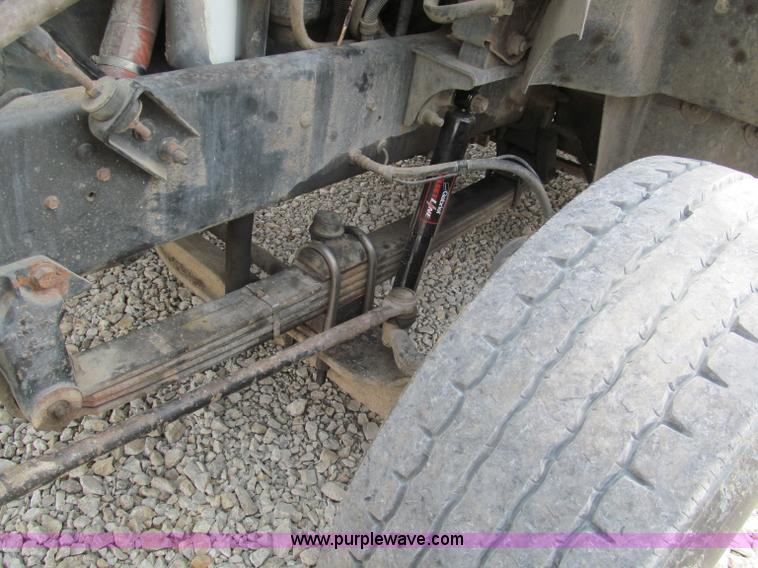 image for item E5979 1997 Mack CH613 semi truck