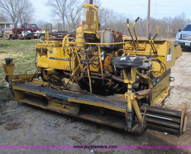 image for item E5980 2004 Caterpillar AP200 track paver