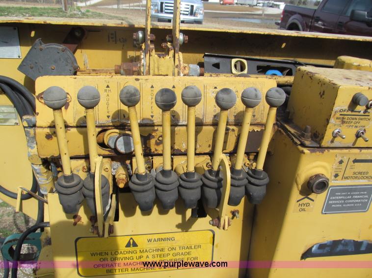 image for item E5980 2004 Caterpillar AP200 track paver