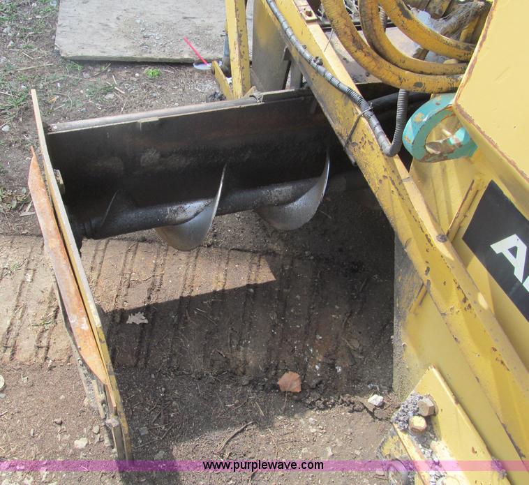 image for item E5980 2004 Caterpillar AP200 track paver