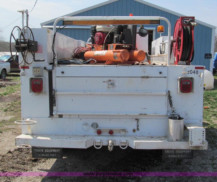 image for item E5981 2000 Ford F550 Super Duty service truck