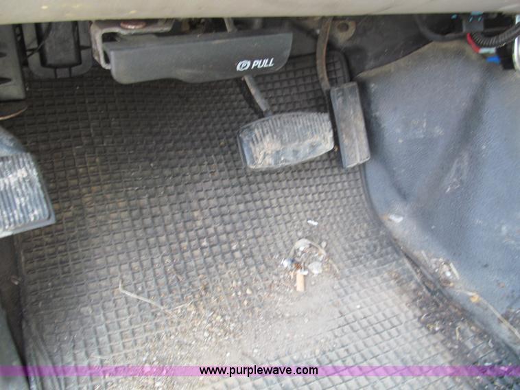 image for item E5981 2000 Ford F550 Super Duty service truck