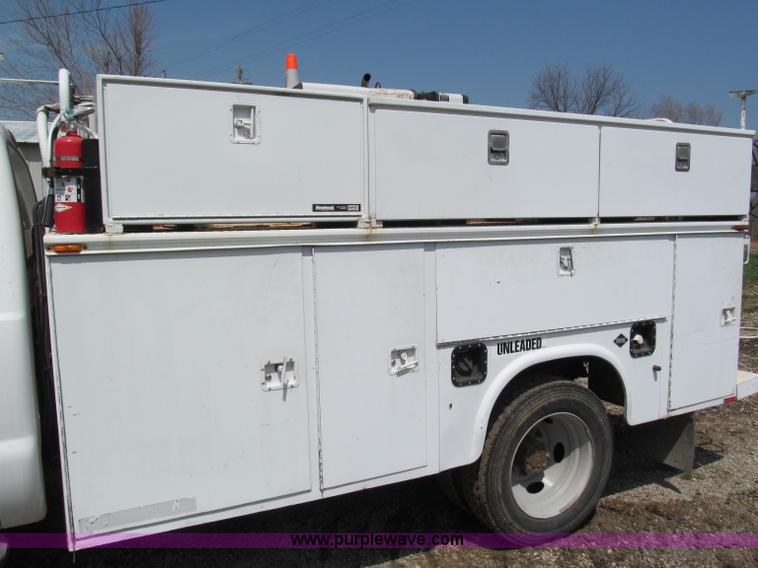 image for item E5981 2000 Ford F550 Super Duty service truck