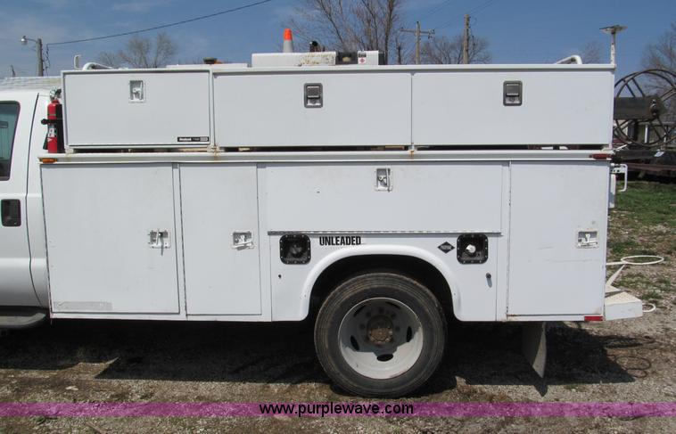 image for item E5981 2000 Ford F550 Super Duty service truck