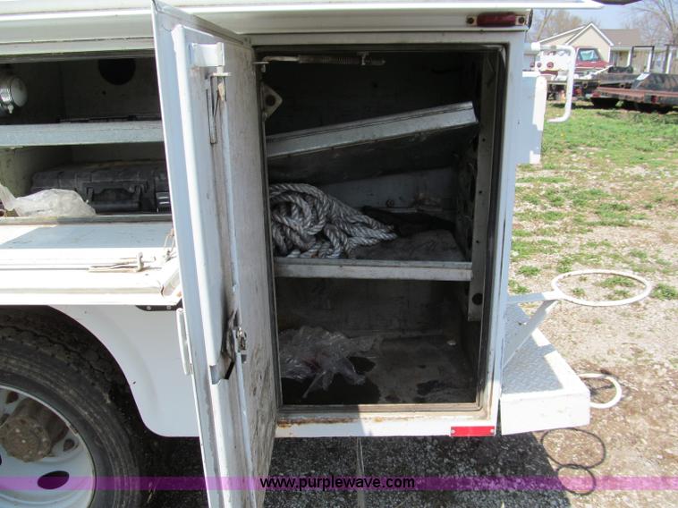 image for item E5981 2000 Ford F550 Super Duty service truck