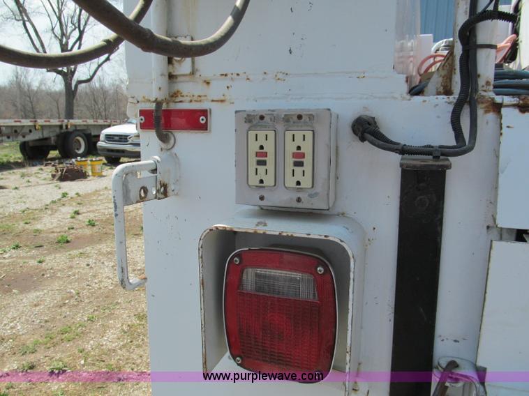 image for item E5981 2000 Ford F550 Super Duty service truck