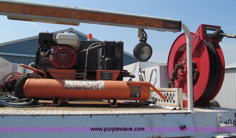 image for item E5981 2000 Ford F550 Super Duty service truck