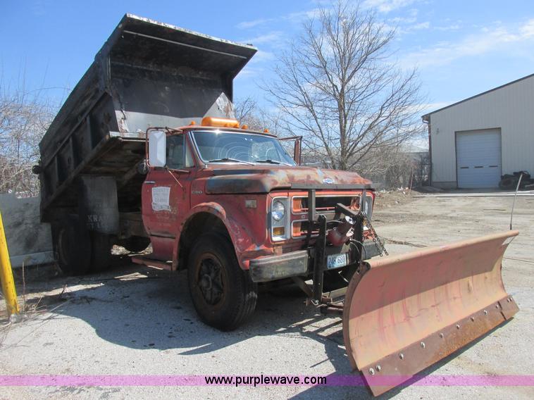 1972 Chevrolet C60 Custom dump truck in Valley Park, MO Item E7133